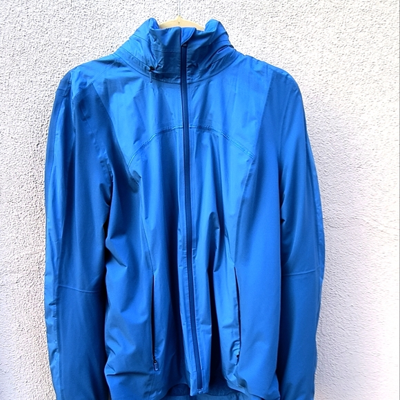 lululemon athletica Jackets & Blazers - Lululemon Raindrop Running Jacket Size 12